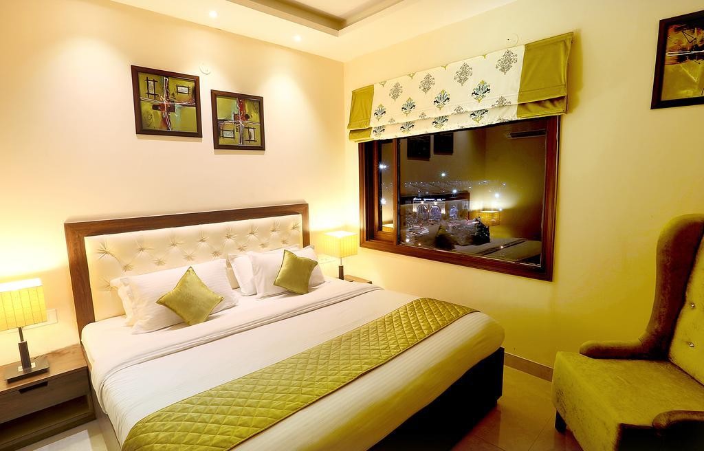 Hotel Rk Grande Ludhiana Zimmer foto
