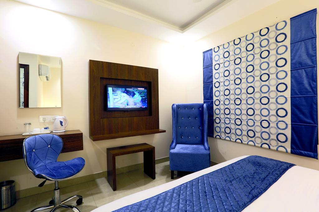 Hotel Rk Grande Ludhiana Zimmer foto